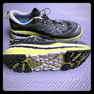Trail running shoes